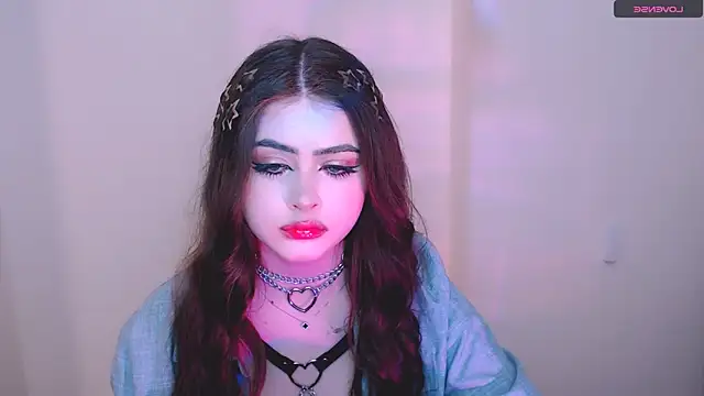 Snapshot of _LunnaBelle_ chatting on March 2026 03:12:01 AM LunnaBelle online show from March 2026 03:12:01 AM