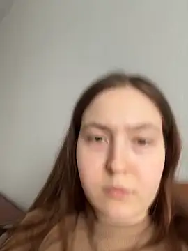 Snapshot of charmingggirl chatting on April 2026 01:04:02 PM charmingggirl online show from April 2026 01:04:02 PM