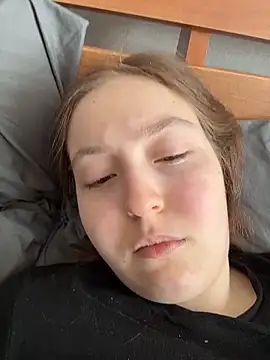 Snapshot of charmingggirl chatting on April 2026 05:56:01 AM charmingggirl online show from April 2026 05:56:01 AM