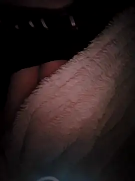 emiliecurvy83 online show from April 2026 10:32:01 PM