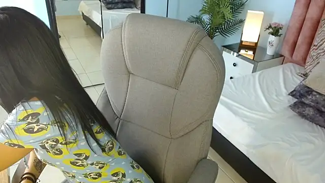 Snapshot of Brithney_rose chatting on April 2026 01:41:01 PM Brithney rose online show from April 2026 01:41:01 PM