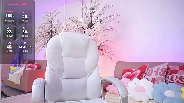 LucyWeisser online show from March 2026 07:47:01 PM