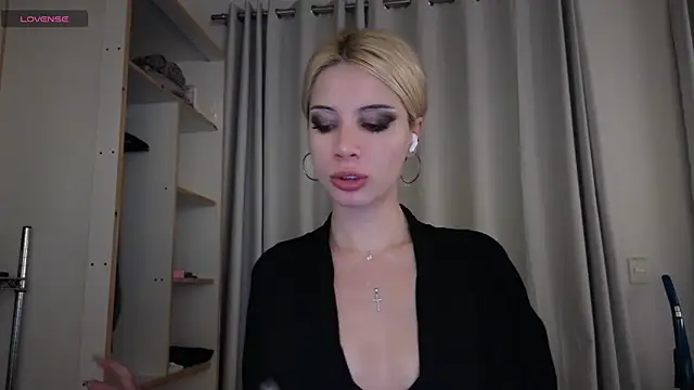 Snapshot of st_uirt chatting on April 2026 07:20:01 AM st uirt online show from April 2026 07:20:01 AM