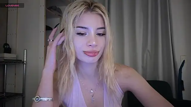 Snapshot of st_uirt chatting on April 2026 09:19:01 PM st uirt online show from April 2026 09:19:01 PM