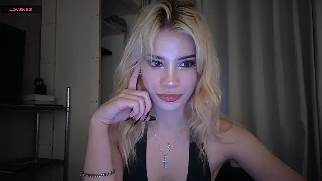 Snapshot of st_uirt chatting on April 2026 08:46:02 PM st uirt online show from April 2026 08:46:02 PM