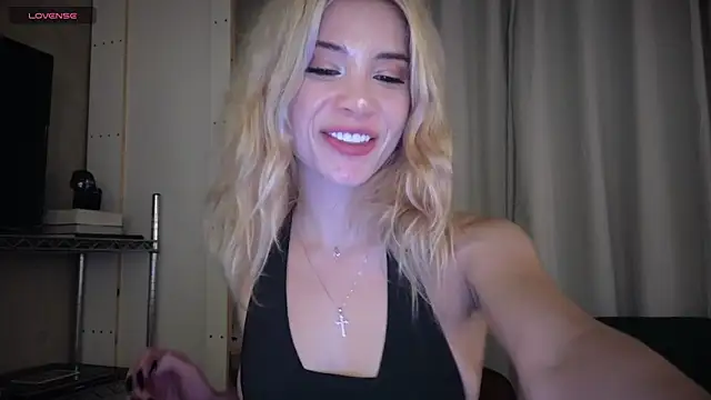 Snapshot of st_uirt chatting on April 2026 09:32:01 PM st uirt online show from April 2026 09:32:01 PM