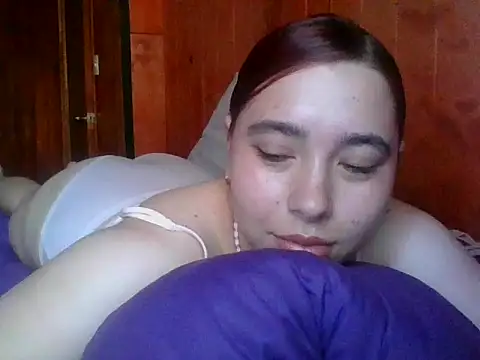 Annisof000 online show from March 2026 05:36:01 PM