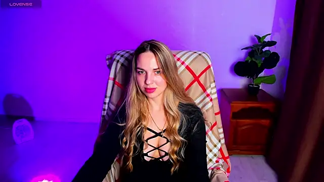 Snapshot of Alexandracandy chatting on April 2026 12:25:01 PM Alexandracandy online show from April 2026 12:25:01 PM