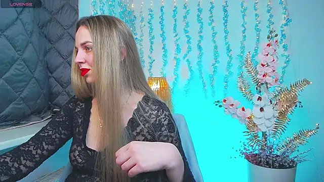 Snapshot of Alexandracandy chatting on April 2026 07:33:02 PM Alexandracandy online show from April 2026 07:33:02 PM