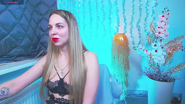 Snapshot of Alexandracandy chatting on April 2026 12:16:02 PM Alexandracandy online show from April 2026 12:16:02 PM