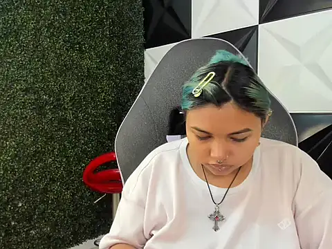 Snapshot of katteyes_20 chatting on March 2026 07:31:01 PM katteyes 20 online show from March 2026 07:31:01 PM