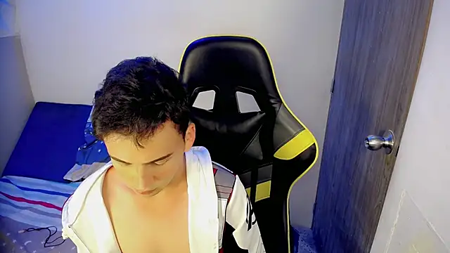 Snapshot of Mathias_twinkk chatting on March 2026 08:24:01 PM Mathias twinkk online show from March 2026 08:24:01 PM