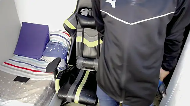 Snapshot of Mathias_twinkk chatting on March 2026 08:24:01 PM Mathias twinkk online show from March 2026 08:24:01 PM