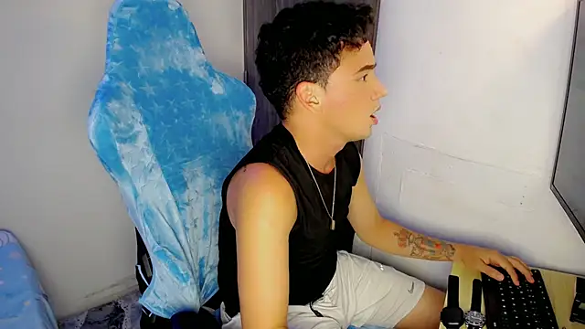 Snapshot of Mathias_twinkk chatting on March 2026 08:26:33 AM Mathias twinkk online show from March 2026 08:26:33 AM