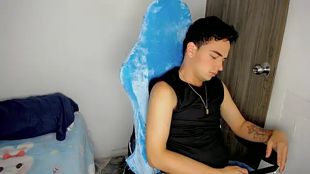 Snapshot of Mathias_twinkk chatting on March 2026 12:10:01 AM Mathias twinkk online show from March 2026 12:10:01 AM