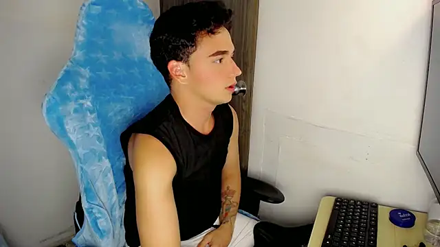 Snapshot of Mathias_twinkk chatting on March 2026 05:46:01 PM Mathias twinkk online show from March 2026 05:46:01 PM