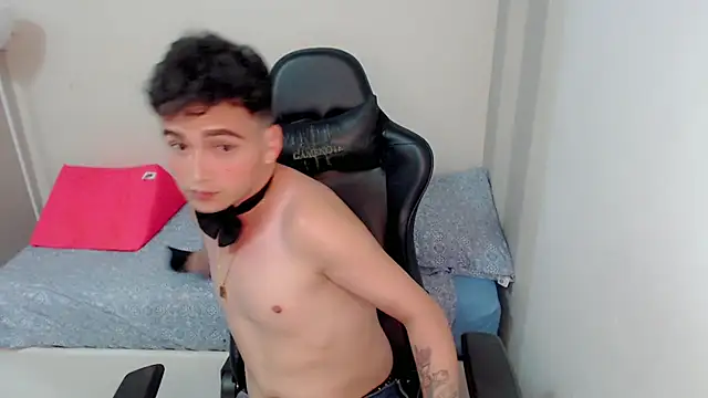 Snapshot of Mathias_twinkk chatting on April 2026 03:26:01 AM Mathias twinkk online show from April 2026 03:26:01 AM