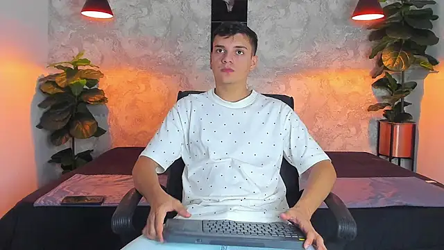 ian jacob online show from April 2026 07:08:01 PM