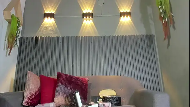 Snapshot of Emmyy_Fantasy chatting on March 2026 01:01:01 PM Emmyy Fantasy online show from March 2026 01:01:01 PM