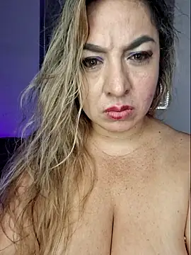 laurabassii online show from April 2026 04:46:01 AM