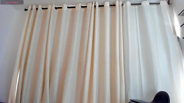 Snapshot of giana_gill chatting on March 2026 12:10:02 PM giana gill online show from March 2026 12:10:02 PM