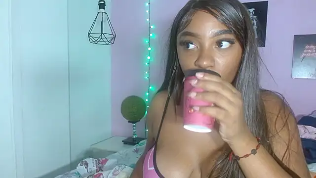 Snapshot of aisha_laurent chatting on March 2026 12:38:02 PM aisha laurent online show from March 2026 12:38:02 PM