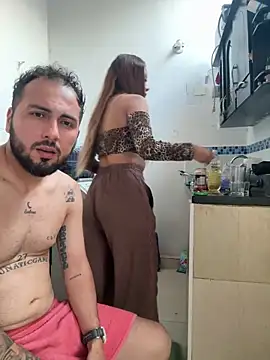 Snapshot of lindaandtony chatting on March 2026 10:47:02 PM lindaandtony online show from March 2026 10:47:02 PM