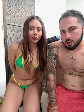 Snapshot of lindaandtony chatting on March 2026 10:25:01 PM lindaandtony online show from March 2026 10:25:01 PM