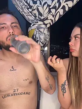 Snapshot of lindaandtony chatting on March 2026 11:43:01 PM lindaandtony online show from March 2026 11:43:01 PM