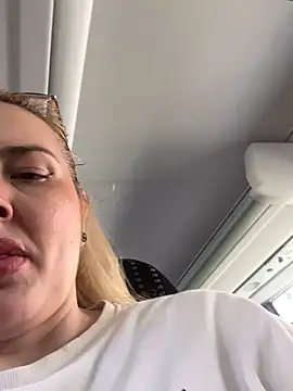 Snapshot of Maria3879 chatting on April 2026 01:06:02 PM Maria3879 online show from April 2026 01:06:02 PM