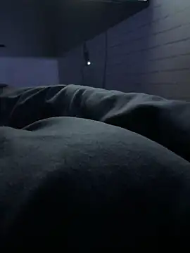 zoladj online show from April 2026 11:37:02 PM