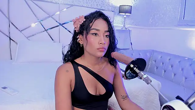 Snapshot of Horny_Brunette_ chatting on April 2026 03:18:02 AM Horny Brunette online show from April 2026 03:18:02 AM