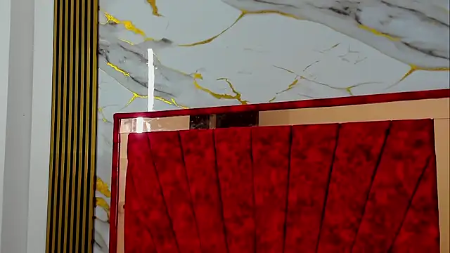 Snapshot of Tiana_hots chatting on April 2026 11:22:02 PM Tiana hots online show from April 2026 11:22:02 PM