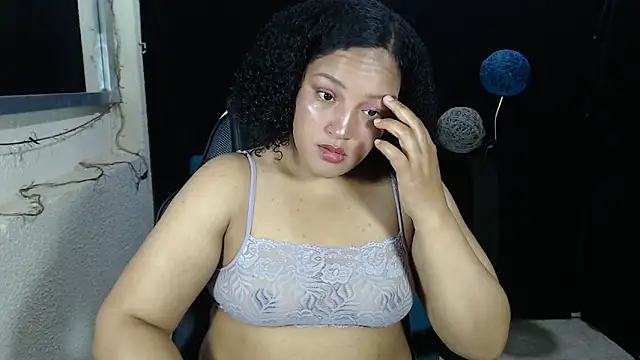 SofiaRoyal2308 online show from April 2026 04:18:02 AM