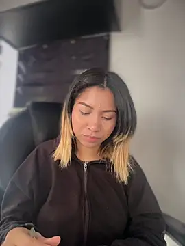 Snapshot of Laila_LS chatting on March 2026 01:44:02 PM Laila LS online show from March 2026 01:44:02 PM