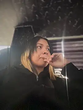 Snapshot of Laila_LS chatting on March 2026 01:11:02 PM Laila LS online show from March 2026 01:11:02 PM