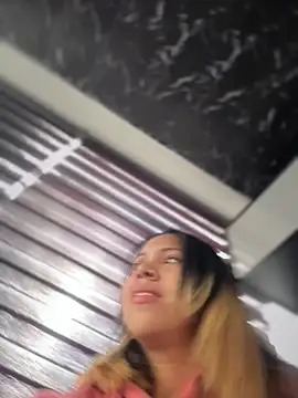 Snapshot of Laila_LS chatting on April 2026 01:20:01 PM Laila LS online show from April 2026 01:20:01 PM