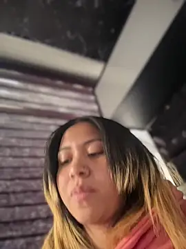 Snapshot of Laila_LS chatting on April 2026 03:20:02 PM Laila LS online show from April 2026 03:20:02 PM