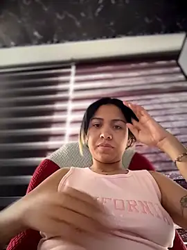 Snapshot of Laila_LS chatting on April 2026 01:34:01 PM Laila LS online show from April 2026 01:34:01 PM