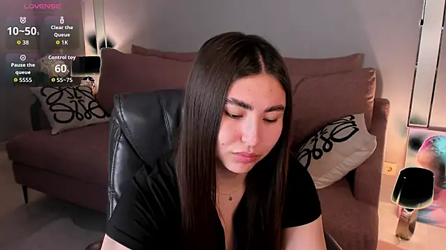 Snapshot of IceIcebabe_ chatting on April 2026 01:03:01 AM IceIcebabe online show from April 2026 01:03:01 AM