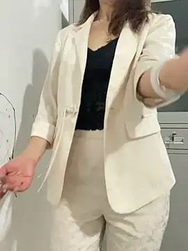 Snapshot of keke-77 chatting on April 2026 12:05:02 PM keke-77 online show from April 2026 12:05:02 PM