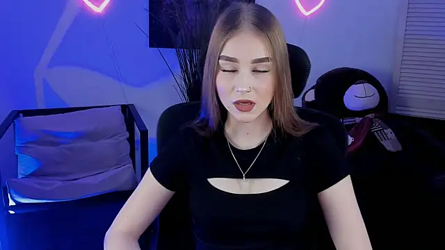 Snapshot of SparkleRoses chatting on April 2026 01:42:02 PM SparkleRoses online show from April 2026 01:42:02 PM