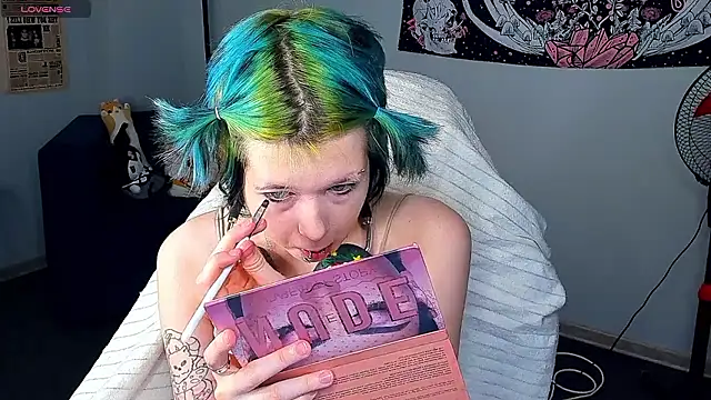 LittleKittenStar online show from March 2026 02:48:01 AM