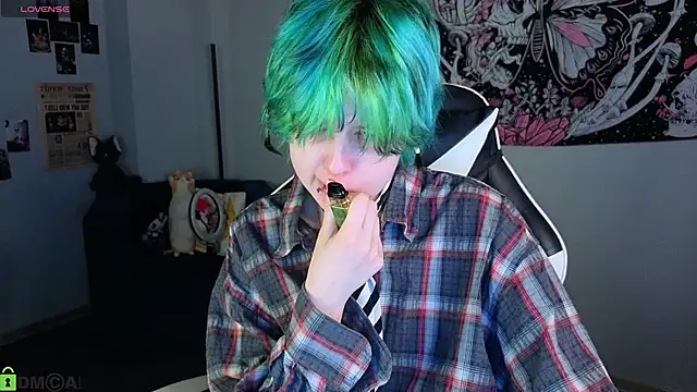 Snapshot of LittleKittenStar chatting on April 2026 03:22:01 AM LittleKittenStar online show from April 2026 03:22:01 AM