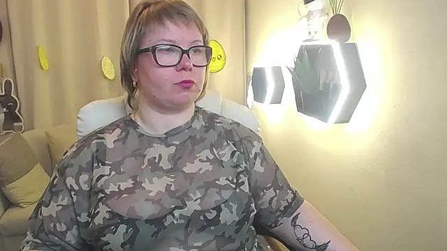 BonnnyBoobsy online show from April 2026 05:57:02 AM