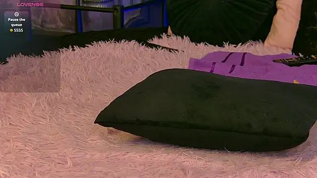 Snapshot of DivaCassie chatting on April 2026 08:32:02 PM DivaCassie online show from April 2026 08:32:02 PM