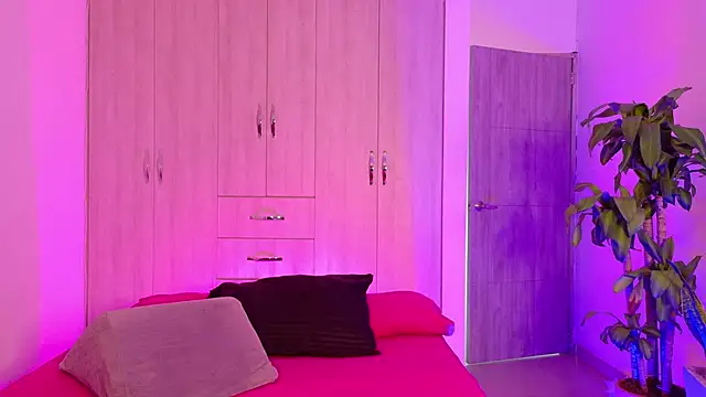 Snapshot of isabellahofmann chatting on April 2026 10:27:01 PM isabellahofmann online show from April 2026 10:27:01 PM