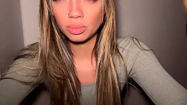 Snapshot of MarlysZlotnick chatting on April 2026 10:19:02 AM MarlysZlotnick online show from April 2026 10:19:02 AM