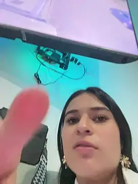 Snapshot of Valkiria77_Eup chatting on April 2026 11:21:02 PM Valkiria77 Eup online show from April 2026 11:21:02 PM