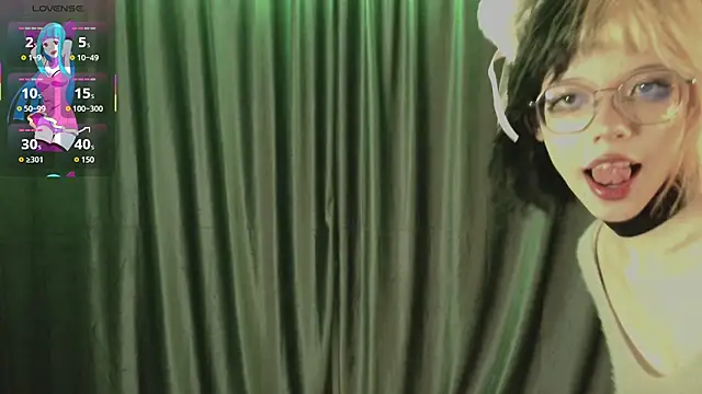 Layla Muur online show from April 2026 02:18:02 PM